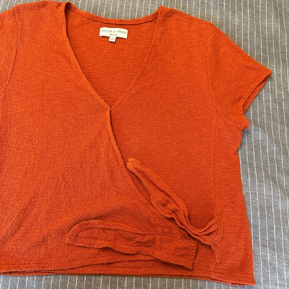 Blouse With Adjustable Straps - Picture 2 of 4